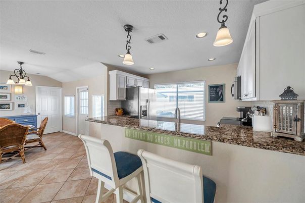 Dining room, Interior, Kitchen, Pendant Lights, Recessed Lighting, Stainless Steel Appliances
