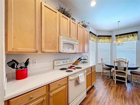 Chandelier, Dining room, Interior, Kitchen, Pendant Lights, Recessed Lighting, Wood Texture Flooring