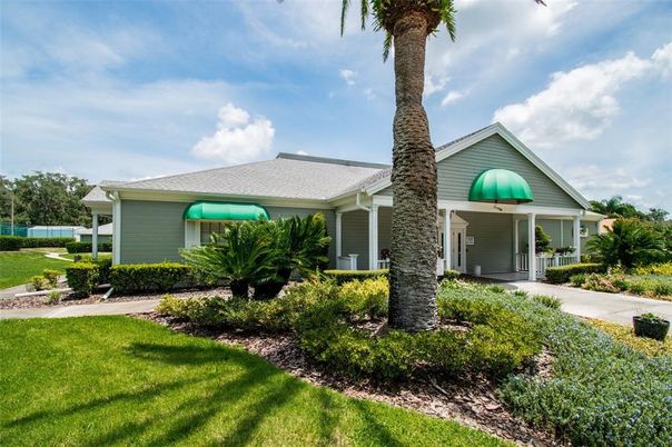 Exterior, Facade, Ranch