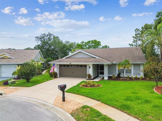 Attached, Exterior, Facade, Ranch