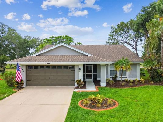 Attached, Exterior, Facade, Ranch