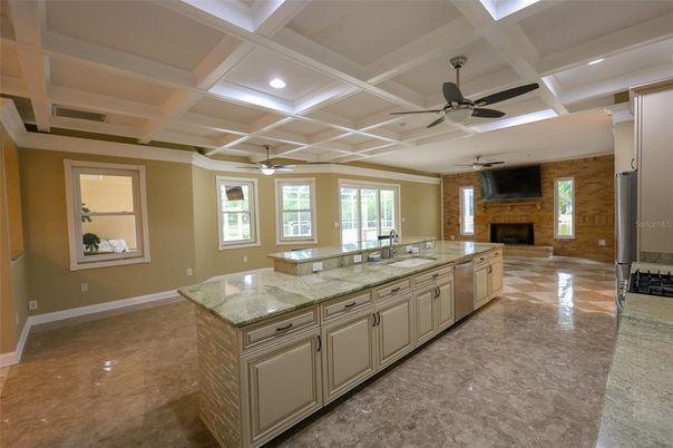 Fireplace, Interior, Kitchen, Recessed Lighting