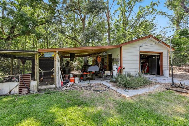 Backyard, Exterior