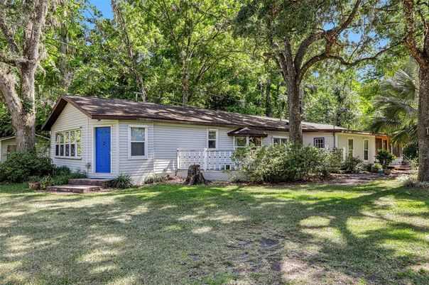 Backyard, Exterior, Facade, Ranch
