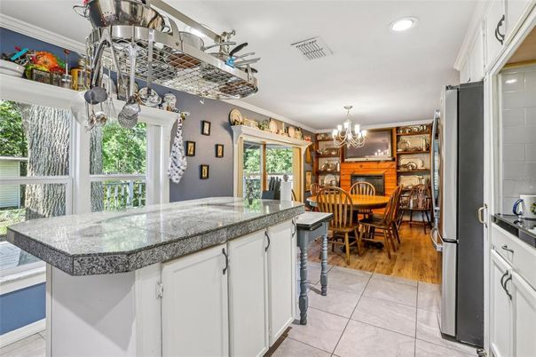 Chandelier, Dining room, Interior, Kitchen, Recessed Lighting, Wood Texture Flooring