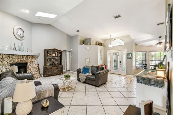 Fireplace, Interior, Living room, Pendant Lights, Recessed Lighting