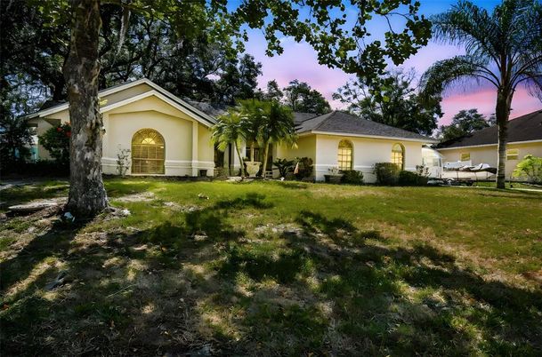 Backyard, Exterior, Facade, Ranch