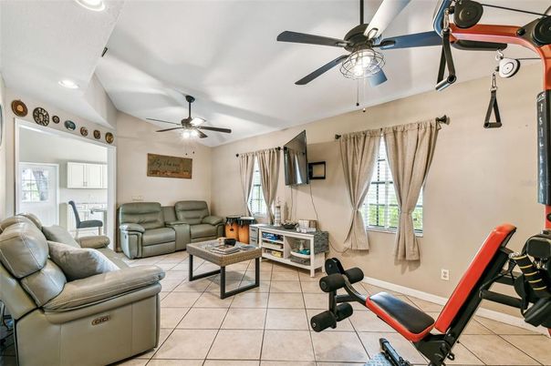 Fitness Equipment, Interior, Living room, Recessed Lighting