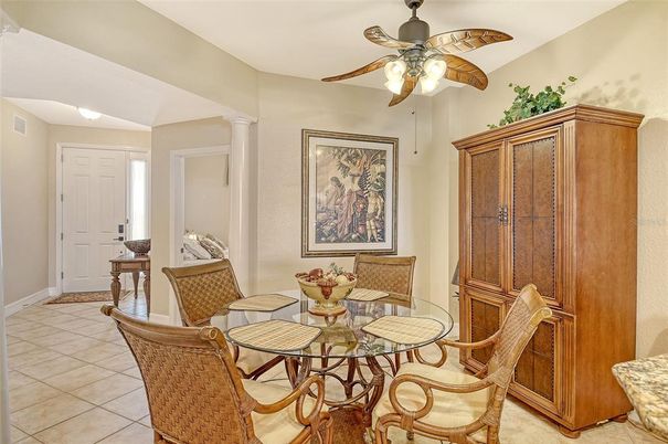 Dining room, Interior