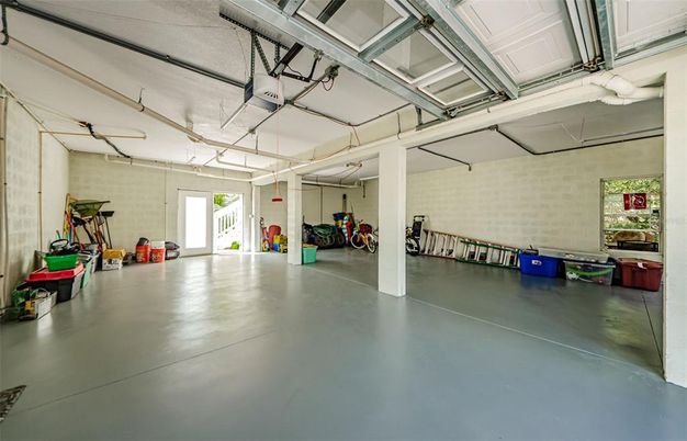Garage, Interior