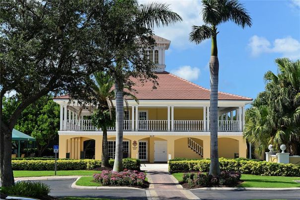Exterior, Facade, Mediterranean