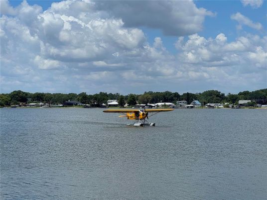 Exterior, Lake