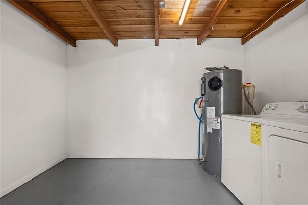 Interior, Washer, Wooden Beams, Wooden Ceilings