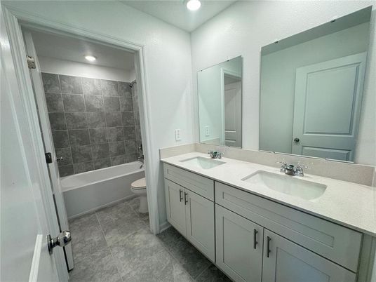 Bathroom, Dual Sink Vanities, Interior, Recessed Lighting