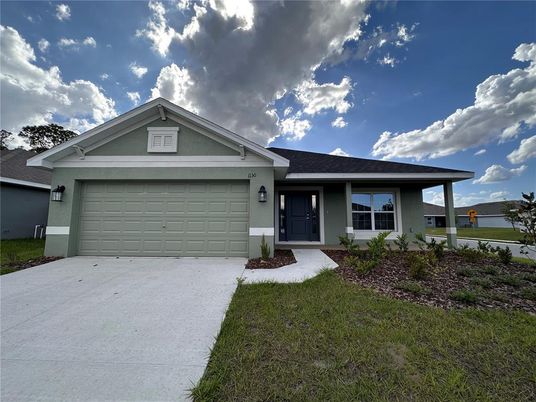 Attached, Exterior, Facade, Ranch