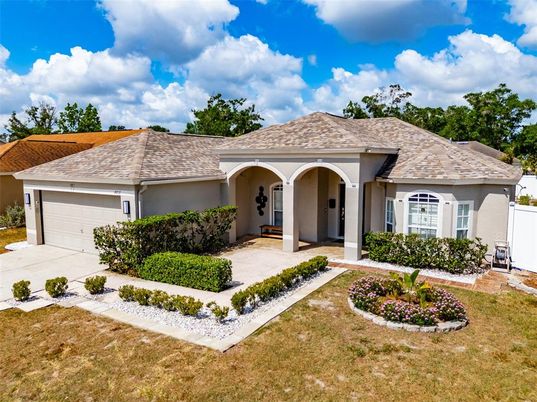 Attached, Exterior, Facade, Ranch