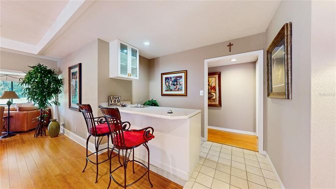 Interior, Recessed Lighting, Wood Texture Flooring