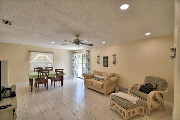 Dining room, Interior, Living room, Recessed Lighting