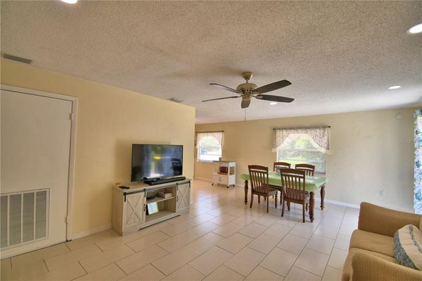 Dining room, Interior, Recessed Lighting