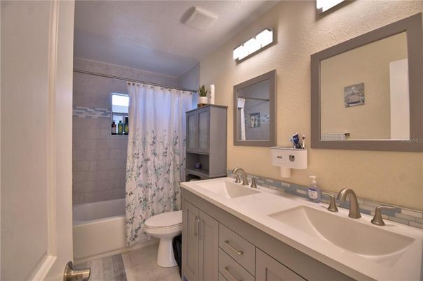 Bathroom, Dual Sink Vanities, Interior