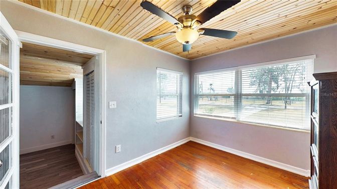 Empty room, Interior, Wooden Ceilings, Wood Texture Flooring
