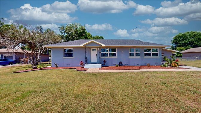 Backyard, Exterior, Facade, Ranch