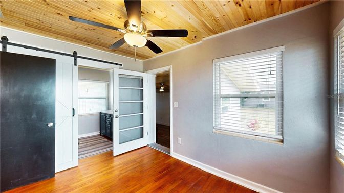 Empty room, Interior, Wooden Ceilings, Wood Texture Flooring