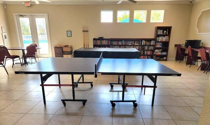 Game Room, Interior
