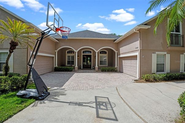 Attached, Exterior, Facade, Ranch