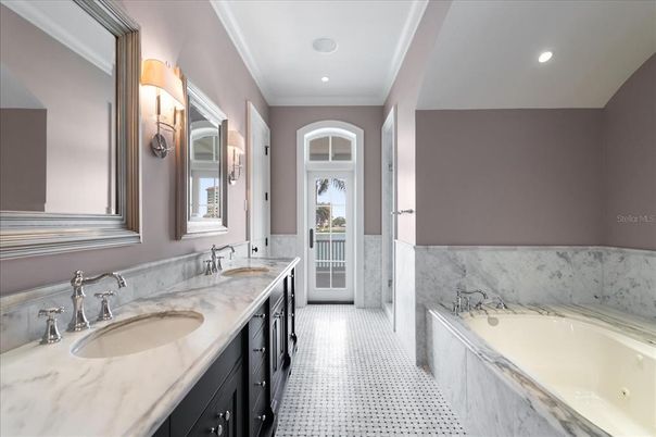 Bathroom, Dual Sink Vanities, Interior, Recessed Lighting