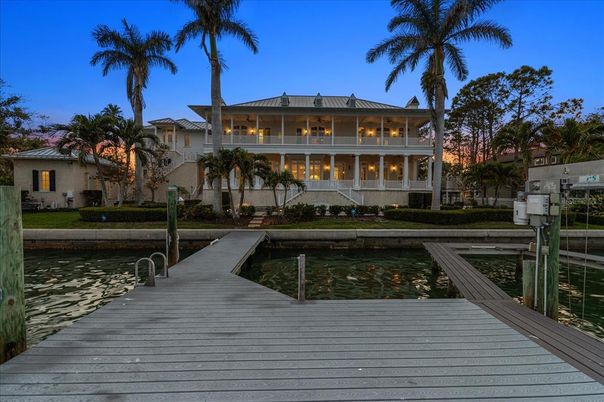 Exterior, Lake, Pool