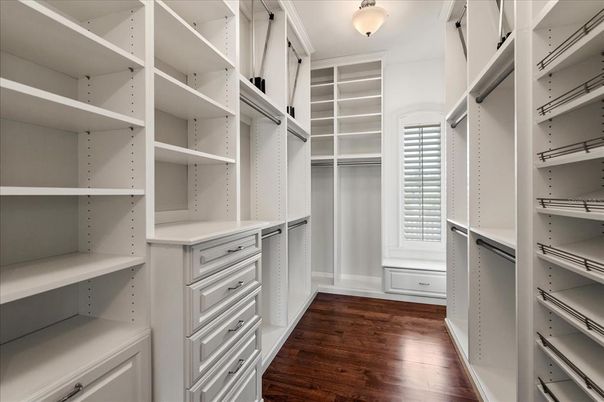 Interior, Walk-in Closets, Wood Texture Flooring