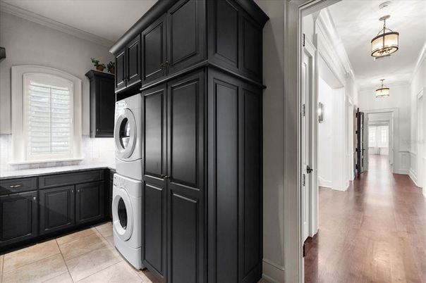 Interior, Pendant Lights, Utility Closets, Washer, Wood Texture Flooring
