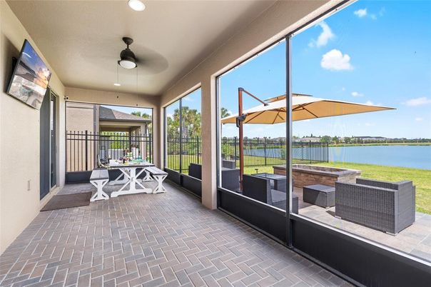 Interior, Sun Room, Water
