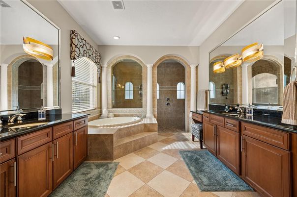 Bathroom, Dual Sink Vanities, Interior, Recessed Lighting