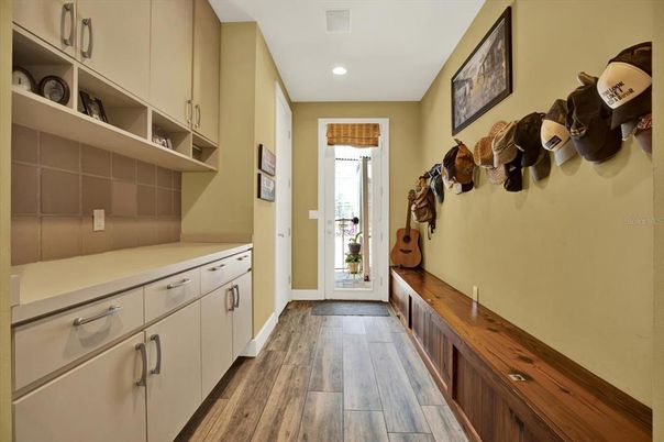 Interior, Recessed Lighting, Wood Texture Flooring