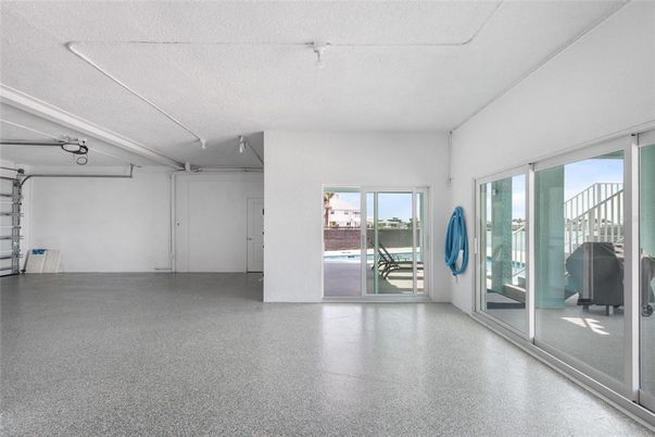 Empty room, Garage, Interior