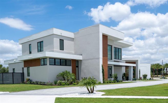 Backyard, Exterior, Facade, Modern