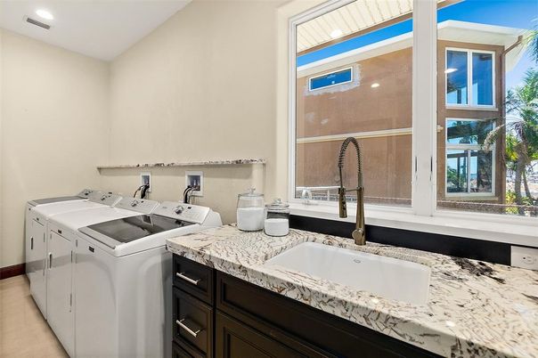 Interior, Recessed Lighting, Washer