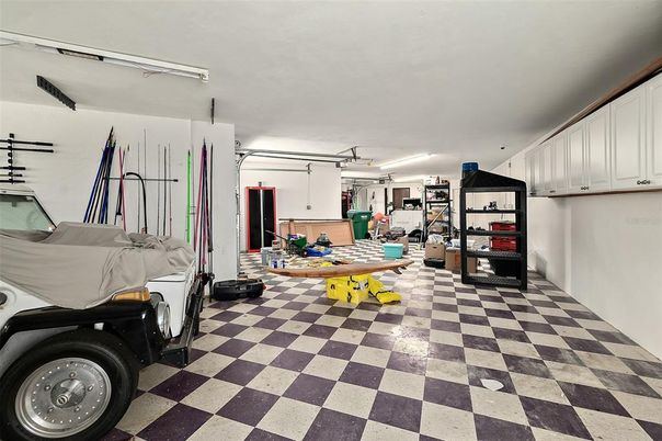 Garage, Interior