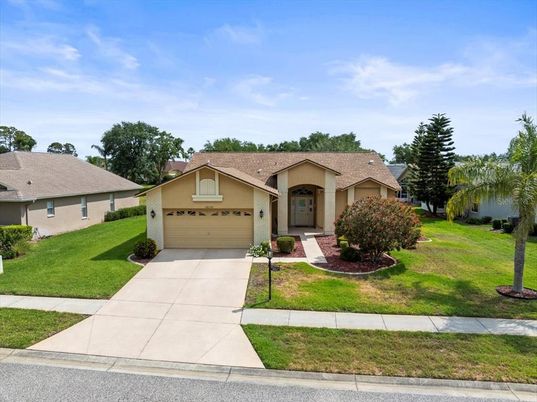 Attached, Exterior, Facade, Ranch