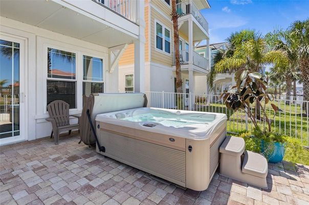 Exterior, Hot Tub