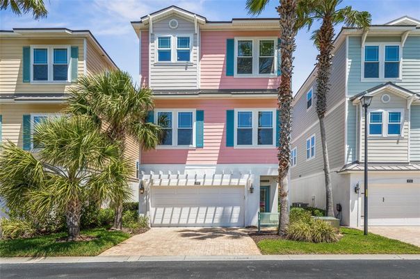 Attached, Exterior, Facade, Rowhouse