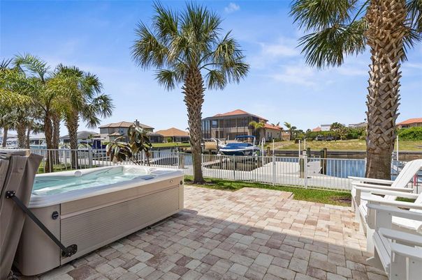 Exterior, Hot Tub