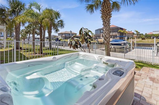 Exterior, Hot Tub