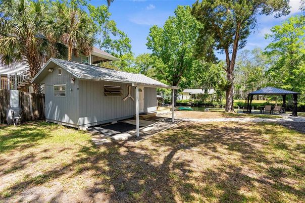 Backyard, Exterior