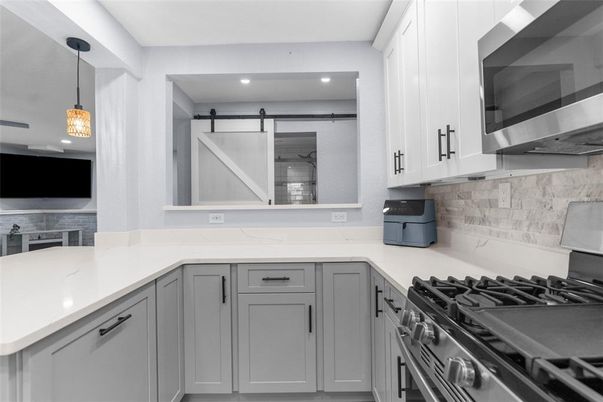 Interior, Kitchen, Pendant Lights, Recessed Lighting, Stainless Steel Appliances