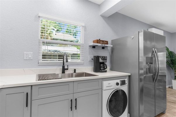Interior, Kitchen, Washer, Wood Texture Flooring