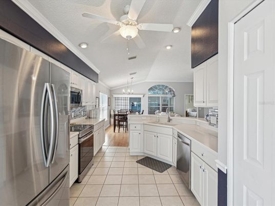 Dining room, Interior, Kitchen, Pendant Lights, Recessed Lighting, Stainless Steel Appliances