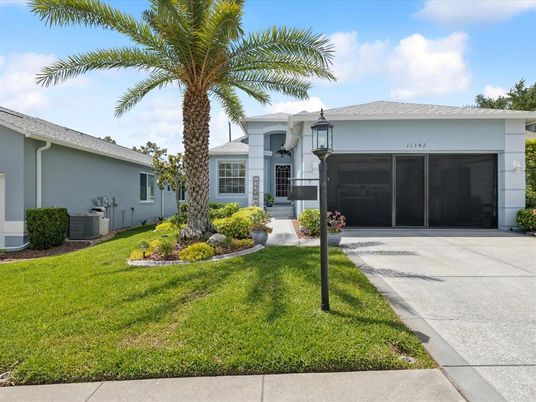 Attached, Exterior, Facade, Ranch
